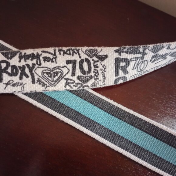 Vintage ROXY Reversible Belt with Buckle White Black Graffiti Blue Stripe Y2K - Picture 8 of 8